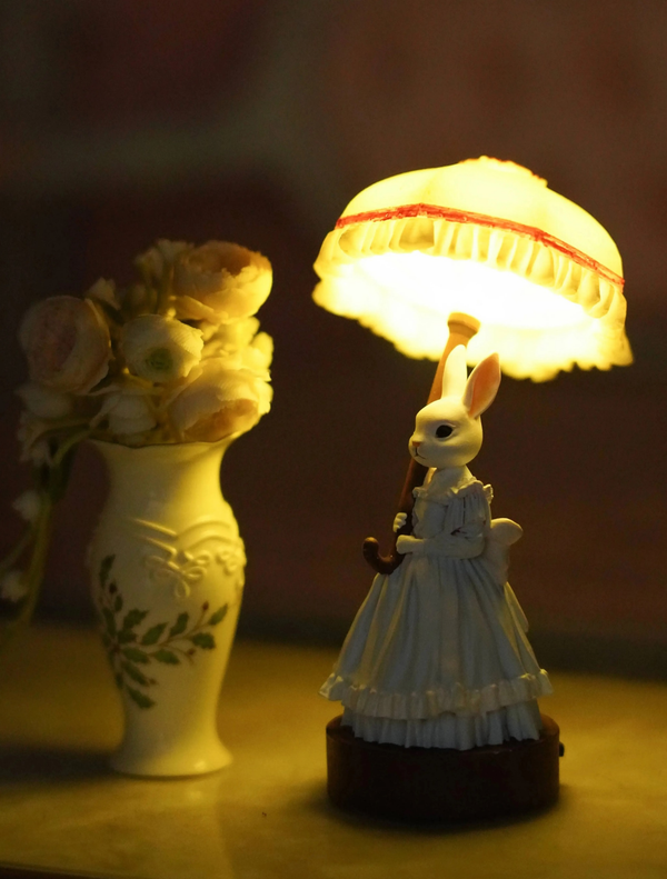 1:6 Dollhouse rabbit lamp